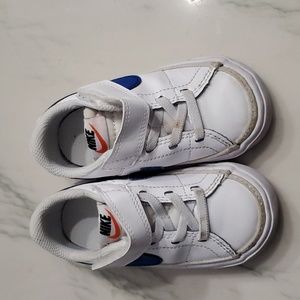 Toddler Nike Court Legacy, Size 6.